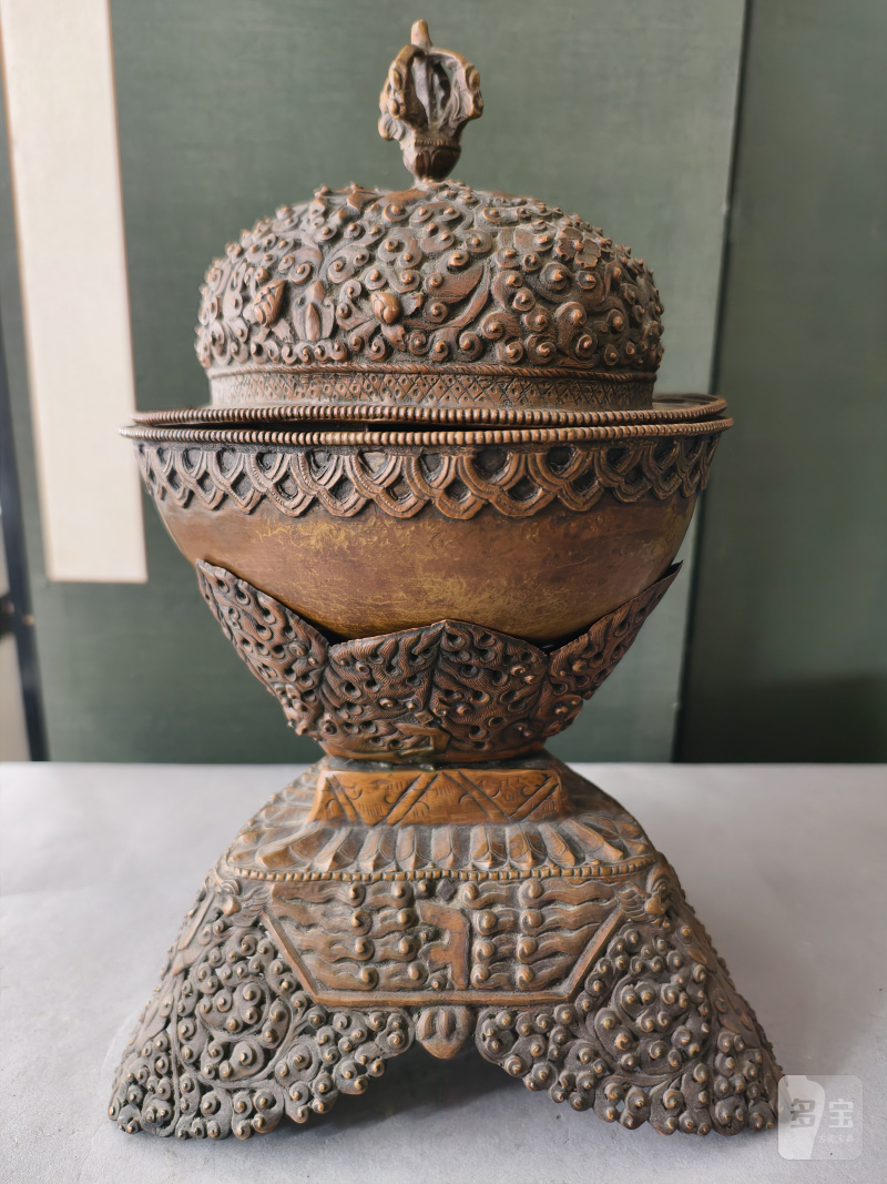 A COPPER EMBOSSED KAPALA WITH COVER ON STAND - 图15